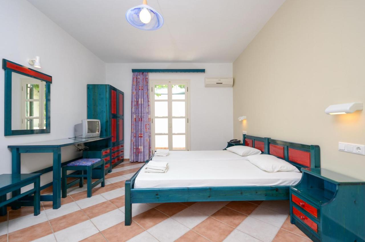 Fanis Hotel 2*