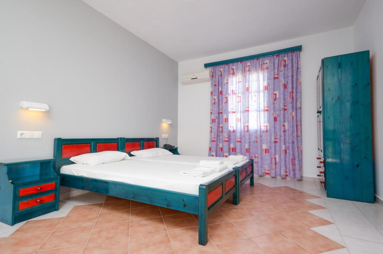 Fanis Hotel 2*