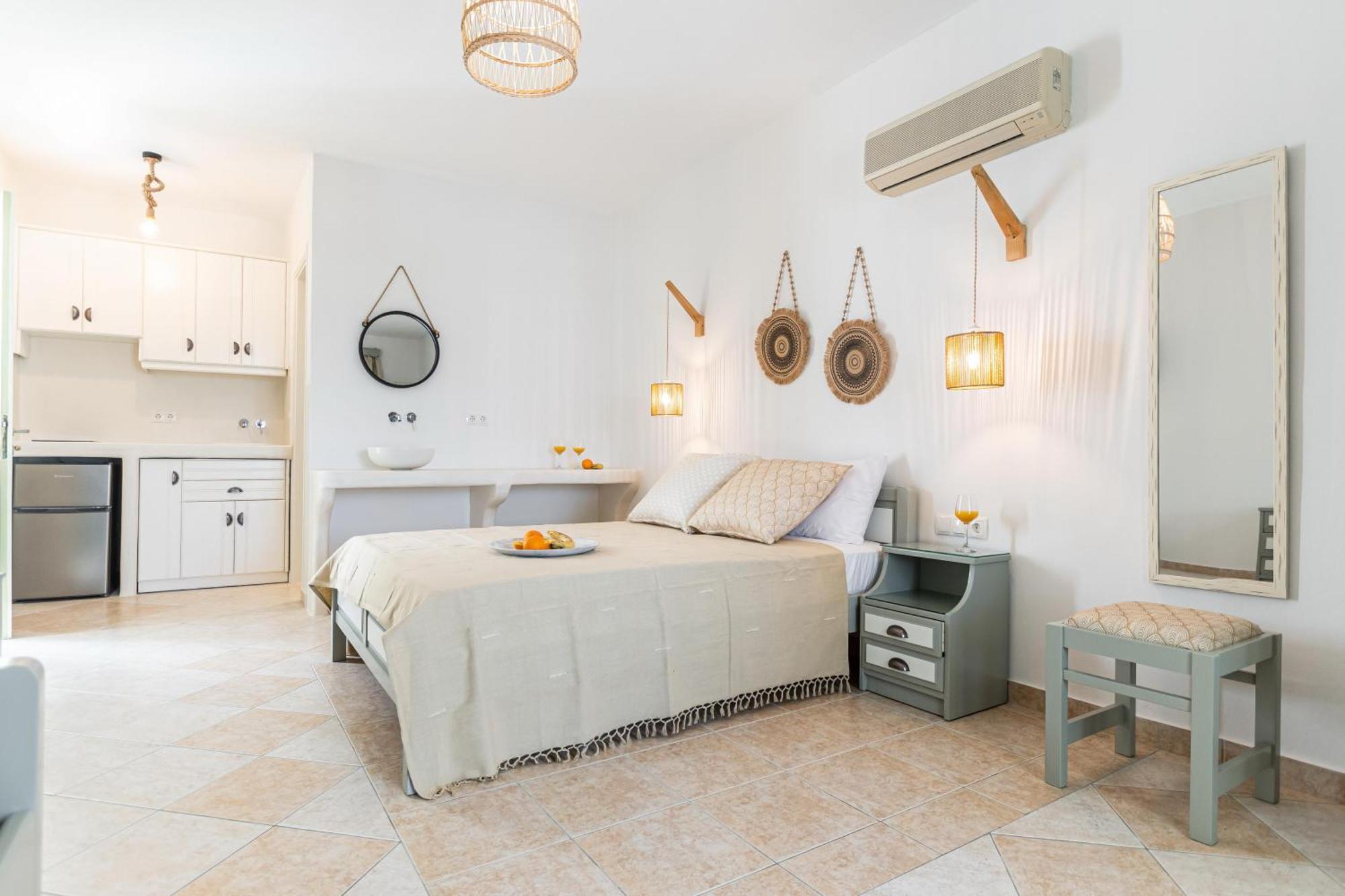 Fanis Hotel